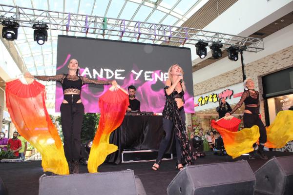 Highway 11'inci yılını Hande Yener konseriyle kutladı