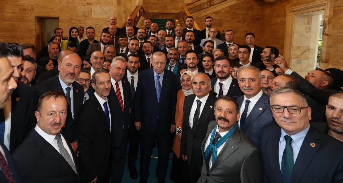 ERDOĞAN RİZE'DEN GELEN HEMŞEHRİLERİYLE BİR ARAYA G