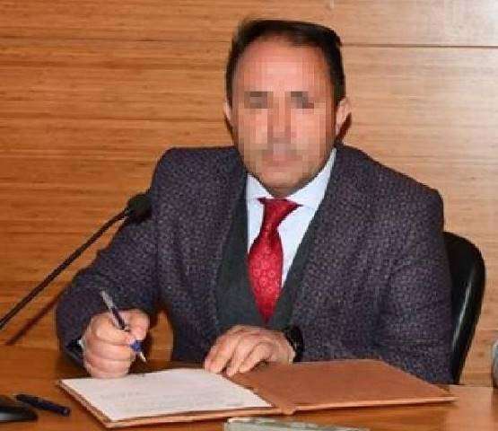 Eşine şiddet uygulayan m&uuml;d&uuml;r vekili g&ouml;revden alındı