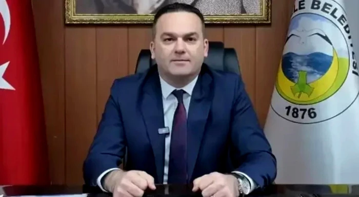 BELEDİYE BAŞKANI COCUK TACİZİNDEN TUTUKLANDI