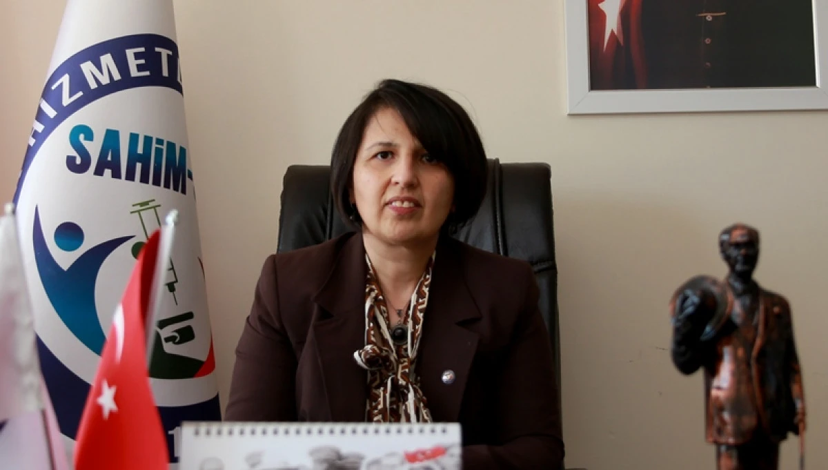 HEMŞİRELER SAĞLIK SİSTEMİNİN G&Ouml;R&Uuml;NMEYEN Y&Uuml;K&Uuml;N&Uuml; TAŞIYOR