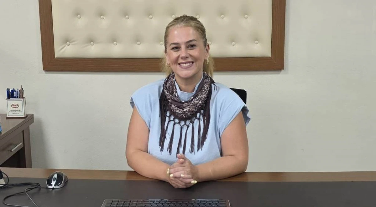 RİZE LİSESİ TARİHİNDEKİ İKİNCİ KADIN M&Uuml;D&Uuml;R OLDU