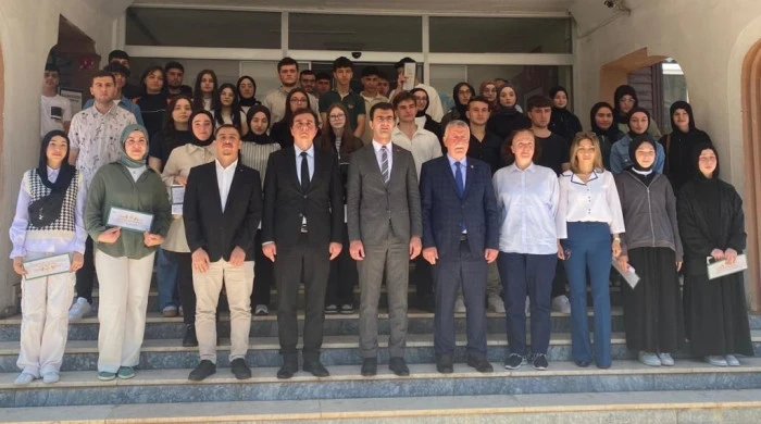 KALKANDERE  VAKFINDAN ÖĞRENCİLERE DESTEK