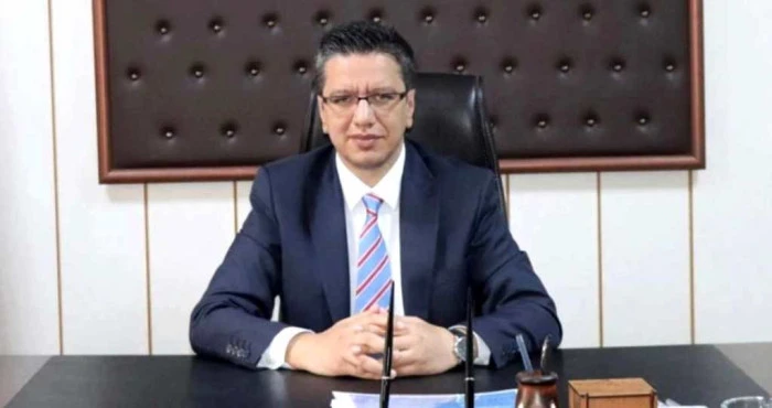 KAYYUMLA YÖNETİLEN BELEDİYEYE OPERASYON AK PARTİ Lİ ESKİ BAŞKAN GÖZALTINDA