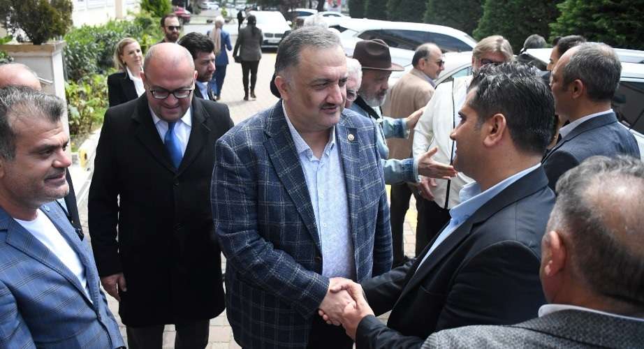Ne Yandaşıyız, Ne Arka Bahçesiyiz, Ne Kuyruğuyuz