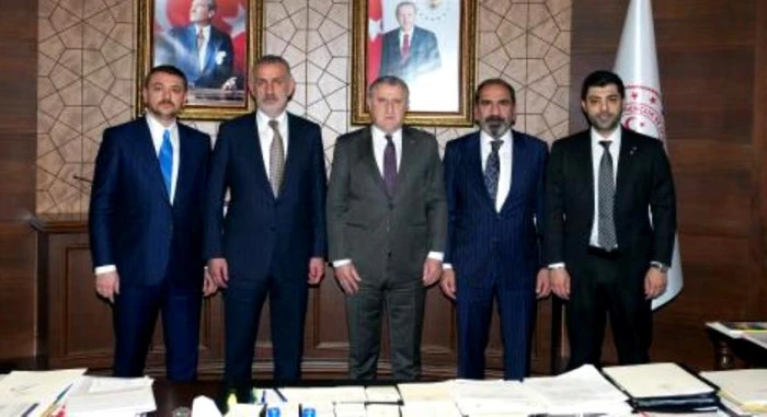 OFLU BAŞKANDAN RİZELİ BAKANA NEZAKET ZİYARETİ