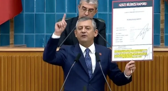 RESTİ ÇEKTİ. 50 VEKİLİN İSTİFASINI GETİRMEYEN NAMERTTİR