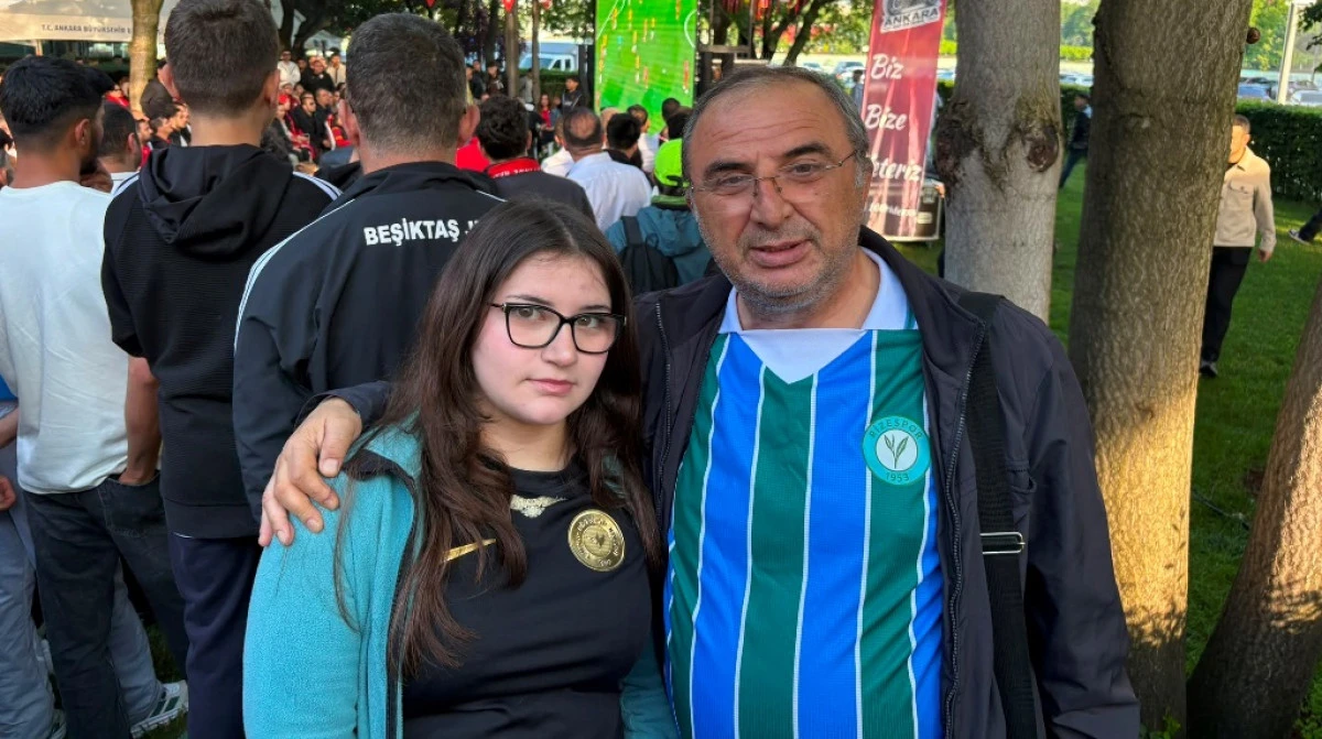 RİDEF MİLLİ MAÇI RİZESPOR FORMASI İLE İZLEDİ
