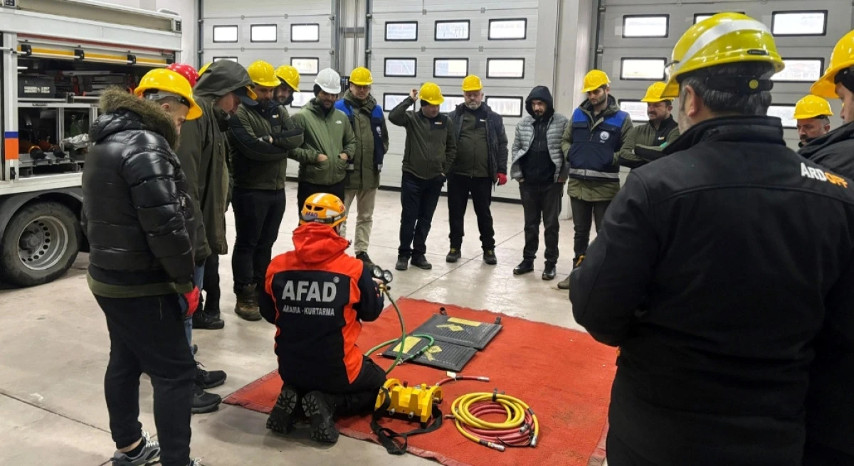 RİZE AFAD 'DA ENKAZDA ARAMA VE KURTARMA TEMEL EĞİTİMİ