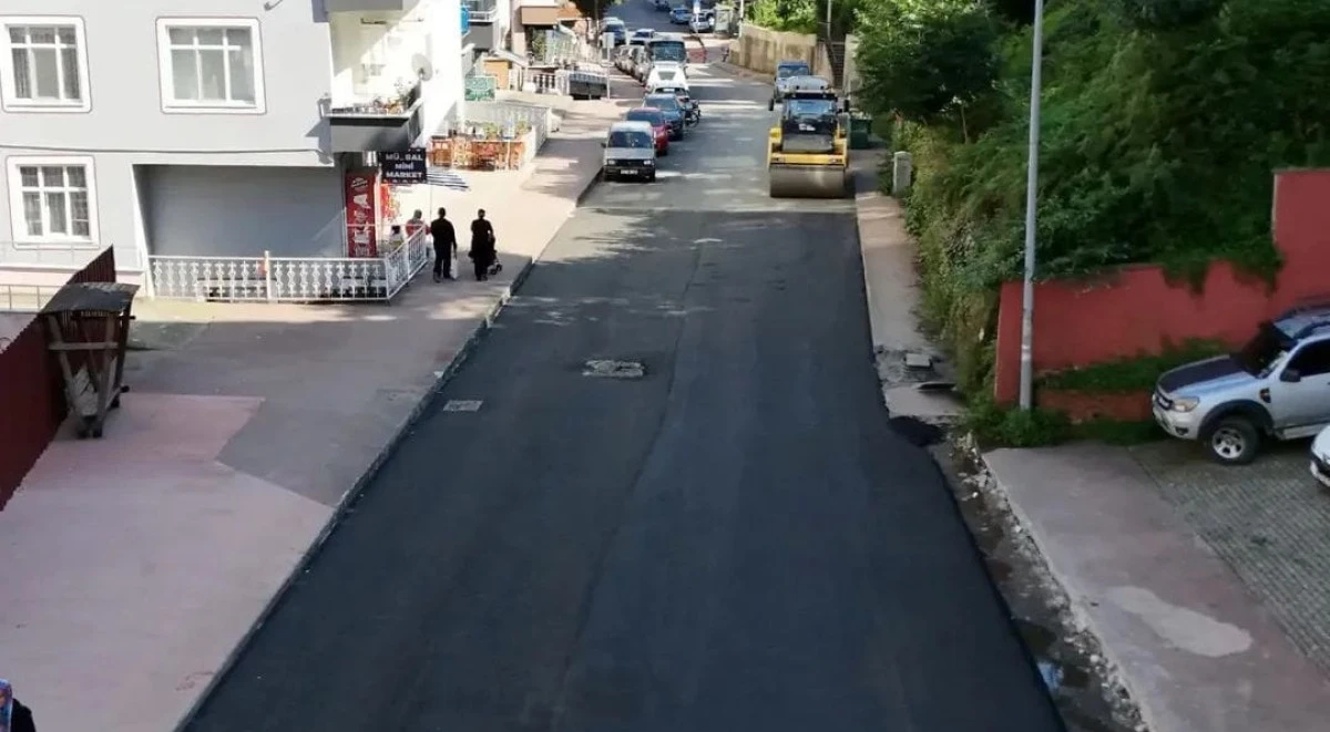 RİZE BELEDİYESİNİN ASFALT YENİLEME &Ccedil;ALIŞMALARI S&Uuml;R&Uuml;YOR