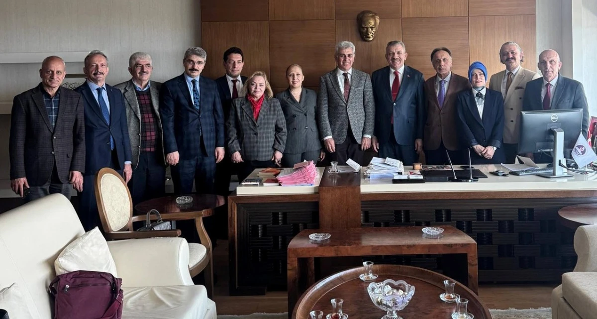 RİZE GRUBUNDAN RİZELİ AYM ÜYESİNE HAYIRLI OLSUN ZİYARETİ