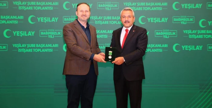 RİZE VALİSİNE ÜSTÜN HİZMET MADALYASI