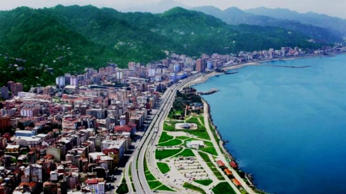 RİZE'DE 6 AY TARTIŞMASI  GÜNDEM OLDU