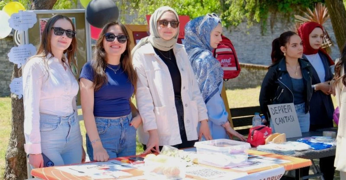 RİZE'DE BAHAR ŞENLİĞİNDE RENKLİ GÖRÜNTÜLER