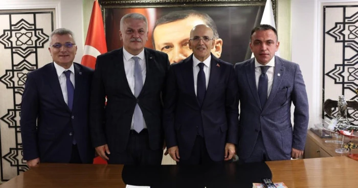 RİZE'DE BAKANDAN TEMSİLDE ADALET TALEBİNDE BULUNDULAR
