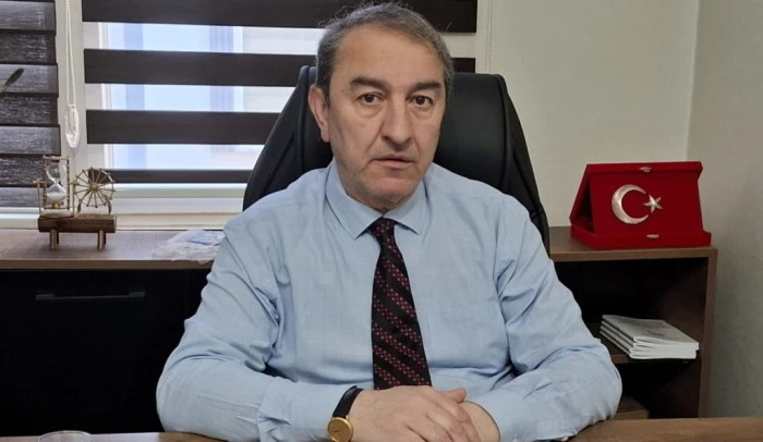 RİZE'DE CHP'DEN HERKES GİTTİ O  KALDI 