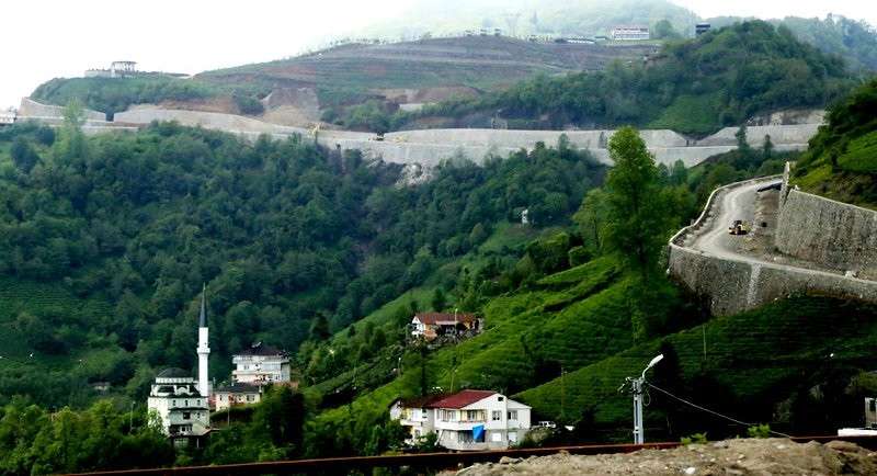 RİZE’DE KARAYOLLARI YATIRIMLARI DEVAM EDİYOR