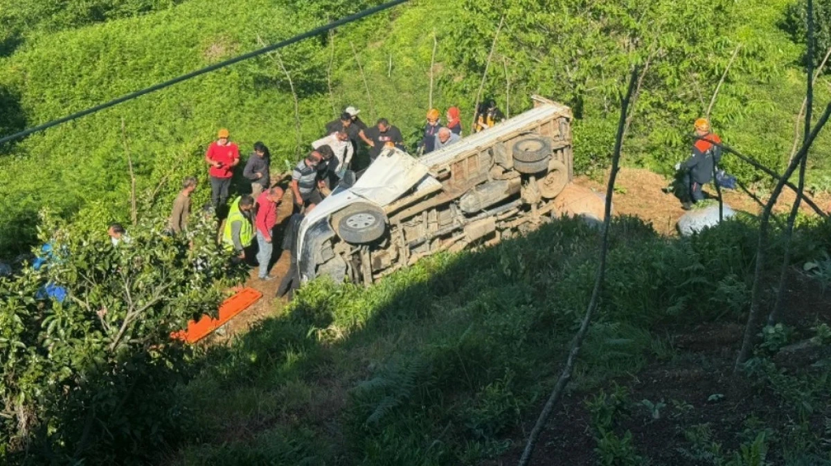 RİZE'DE  METRELERCE YÜKSEKTEN UÇURUMA YUVARLANDI