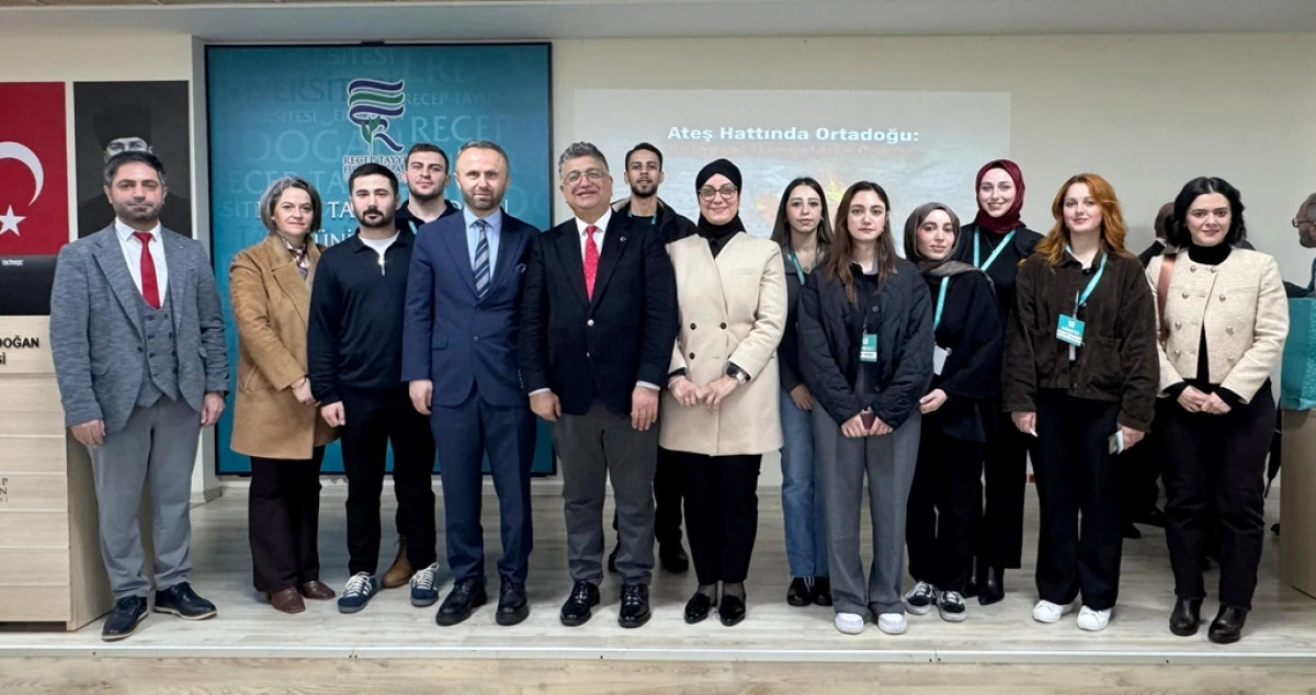 RİZE'DE ORTADOĞU BÖLGESEL DENGELERİN ÇÖKÜŞÜ KONFERANSI