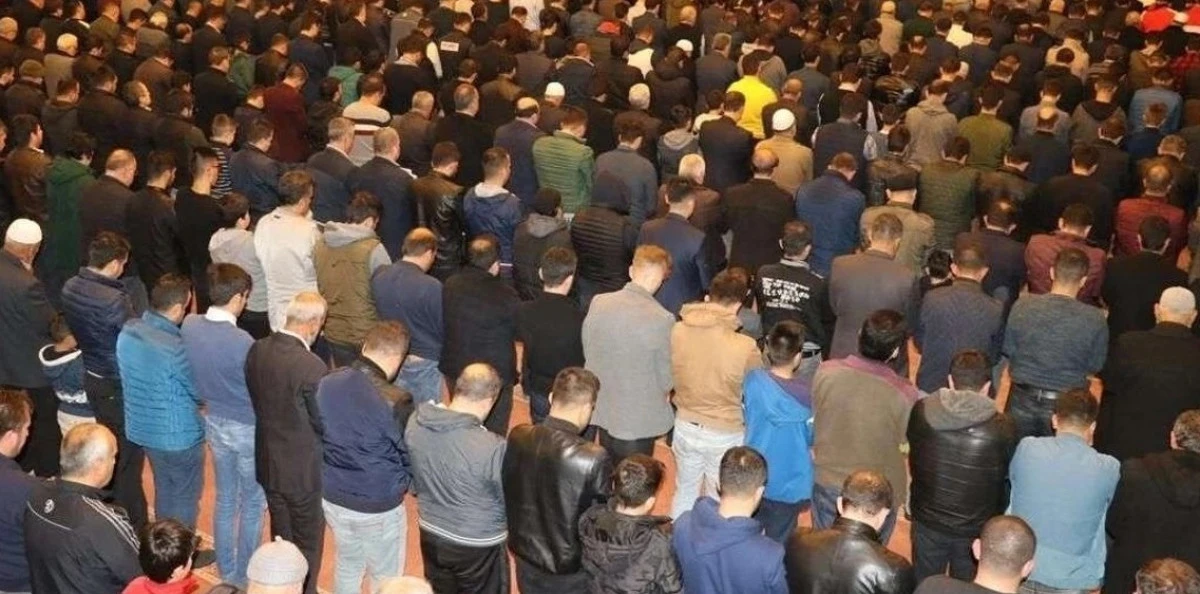 RİZE'DE TARİHİ SEFTAR CAMİİNDE MUHTEŞEM MEVVLİT KANDİLİ