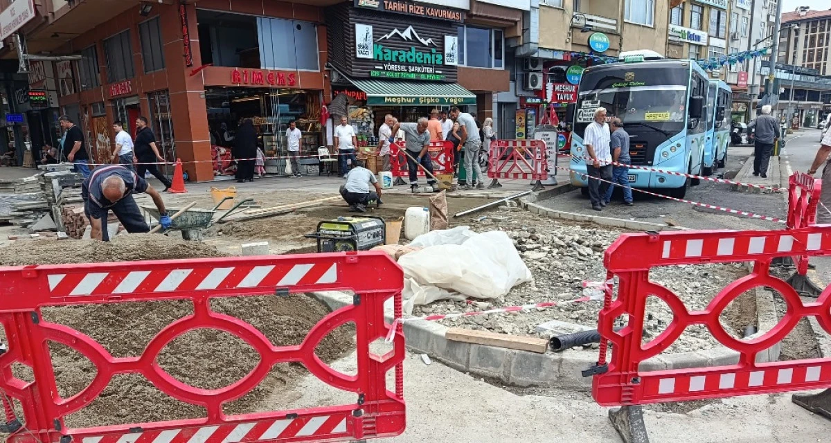 RİZEDE TRAFİK YOĞUNLUĞUNA NEŞTER VURULUYOR.