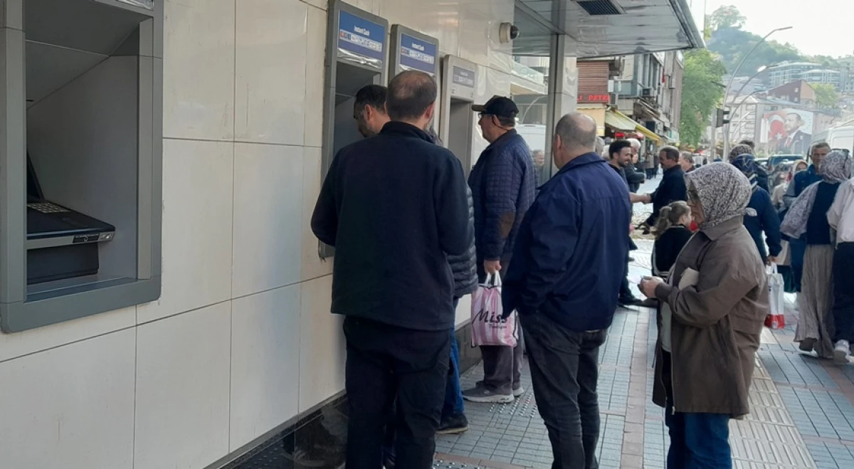 RİZE'DE VATANDAŞIN ATM İSYANI