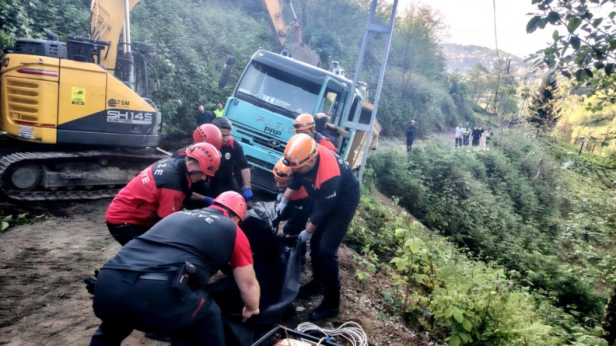 RİZE'DEKİ KAZA FACİA  İLE SONUÇLANDI   1 KİŞİ HAYATINI KAYBETTİ