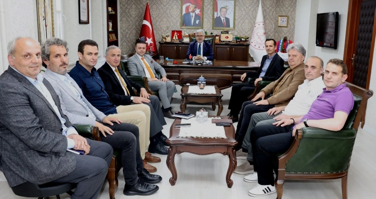 RİZELİ BAKAN YARDIMCISI RİZE'DE