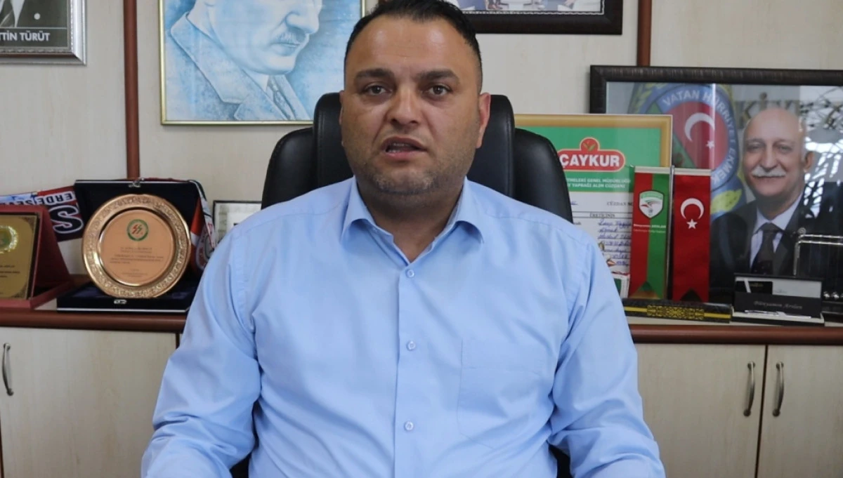 RİZELİ BAŞKAN RİZE'DEKİ HOCALARI TOPA TUTTU BELEŞTEN PROFÖSÖR OLMUŞLAR