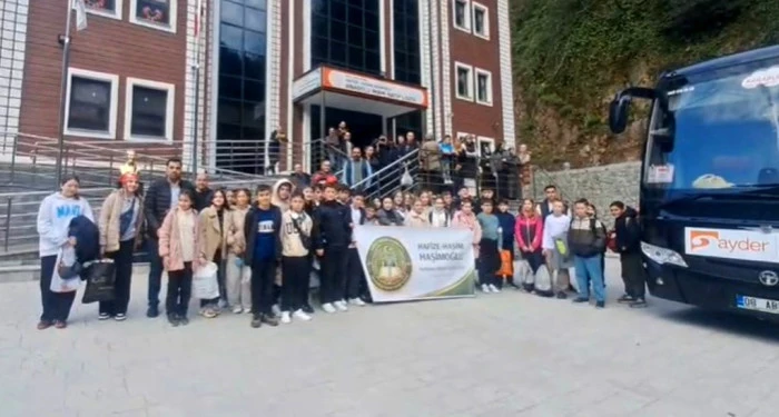 RİZELİ  GEN&Ccedil;LERDEN MİLLİ BİLİN&Ccedil; MESAJI