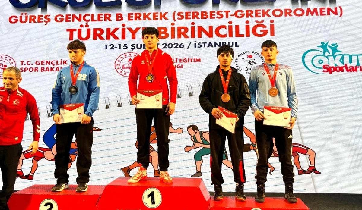RİZELİ GÜREŞCİ OKUL SPORLARINDA TÜRKİYE BİRİNCİSİ OLDU