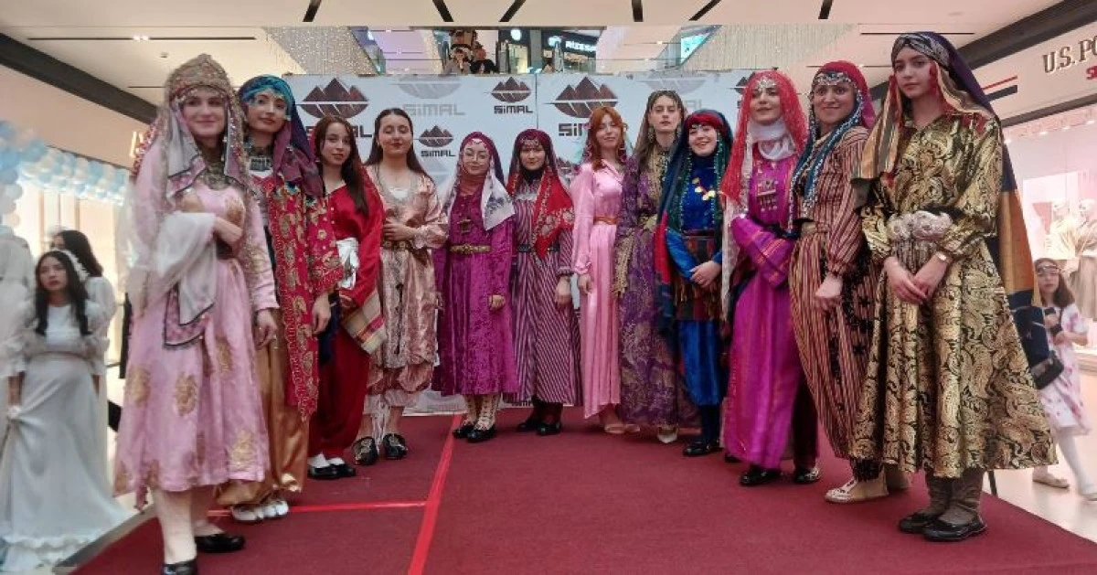 RİZE'NİN ASIRLIK GELİNLİKLERİ DEFİLESİ İLGİYLE SEYREDİLDİ