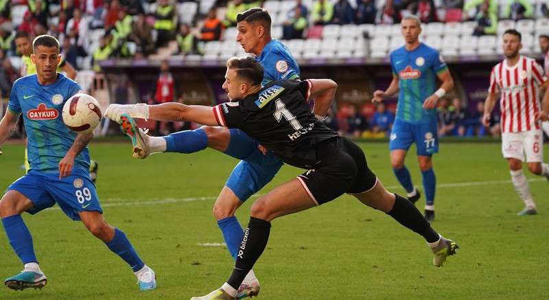 RİZESPOR ANTALYA^DAN  PUANLA DÖNÜYOR