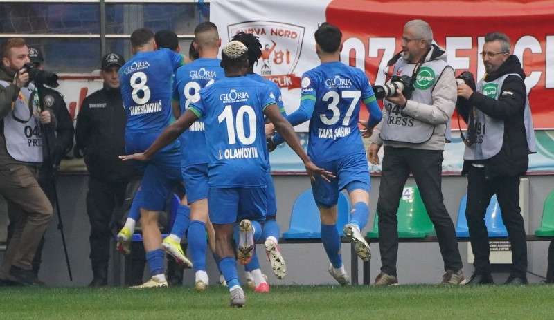 RİZESPOR AVRUPA NİYETİNE . 3 PUANI 3 GOLLE ALDI