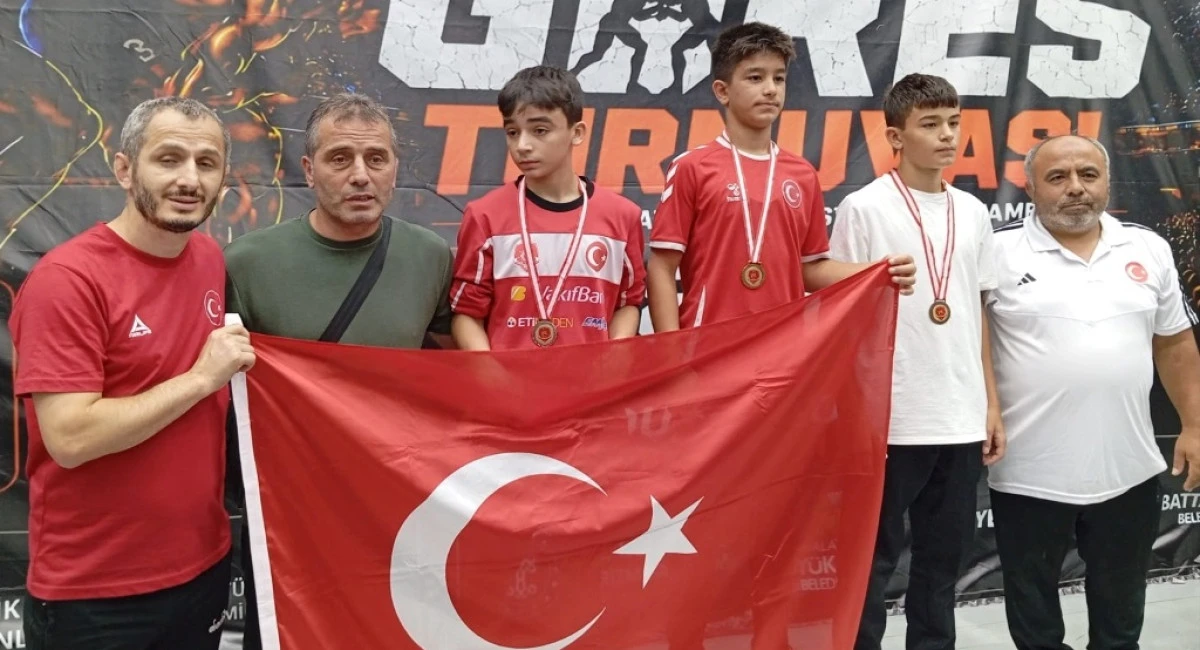 RİZE'YE &Ccedil;OK SAYIDA MADALYA İLE D&Ouml;ND&Uuml;LER