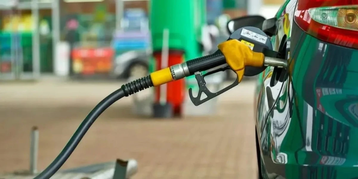 SAVAŞ PETROL FİYATLARINI UÇURDU. RAKAMI GÖREN ŞAŞIRIYOR