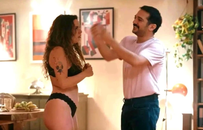 SEVİŞME YOK. ADAMLAR ÜZERİME ÇULLANMIYOR