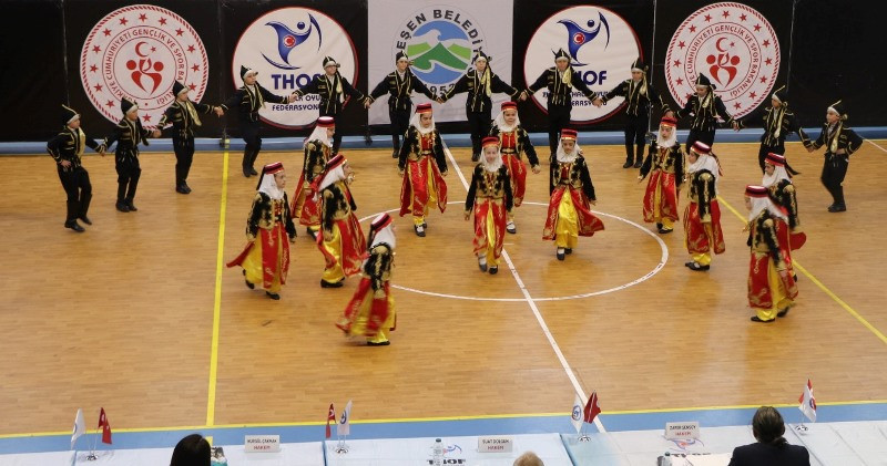 Türkiye Halkoyunları bölge yarışmaları RİZE'de yapıldı
