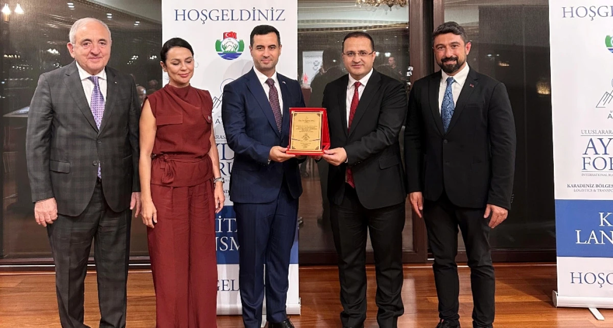 ULUSLARARASI KARADENİZ RİZE-AYDER FORUMU KİTAP LANSMANI YAPILDI 